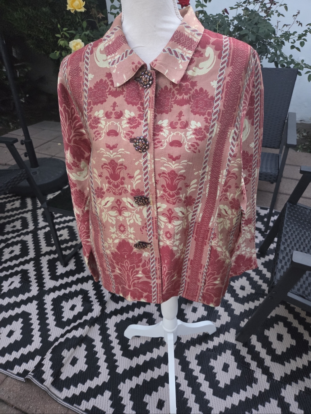 Citron Santa Monica Rose and Cream Jacquard Floral Button-Up Jacket.